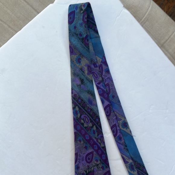 Vintage Karl Lagerfeld Tie - Victorian Floral stripe Print - 100% Silk - Picture 5 of 11